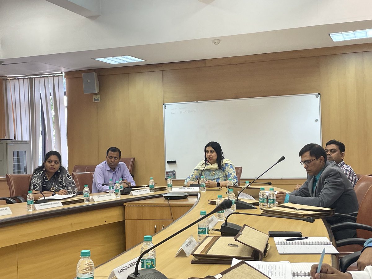 hazbhabesh's tweet image. Dr. Radhika Pandey discussed Financial Inclusion with the Officials from Govt. of Chhattisgarh ⁦@nipfp_org_in⁩ ⁦@FinMinIndia⁩ #NIPFP-Training