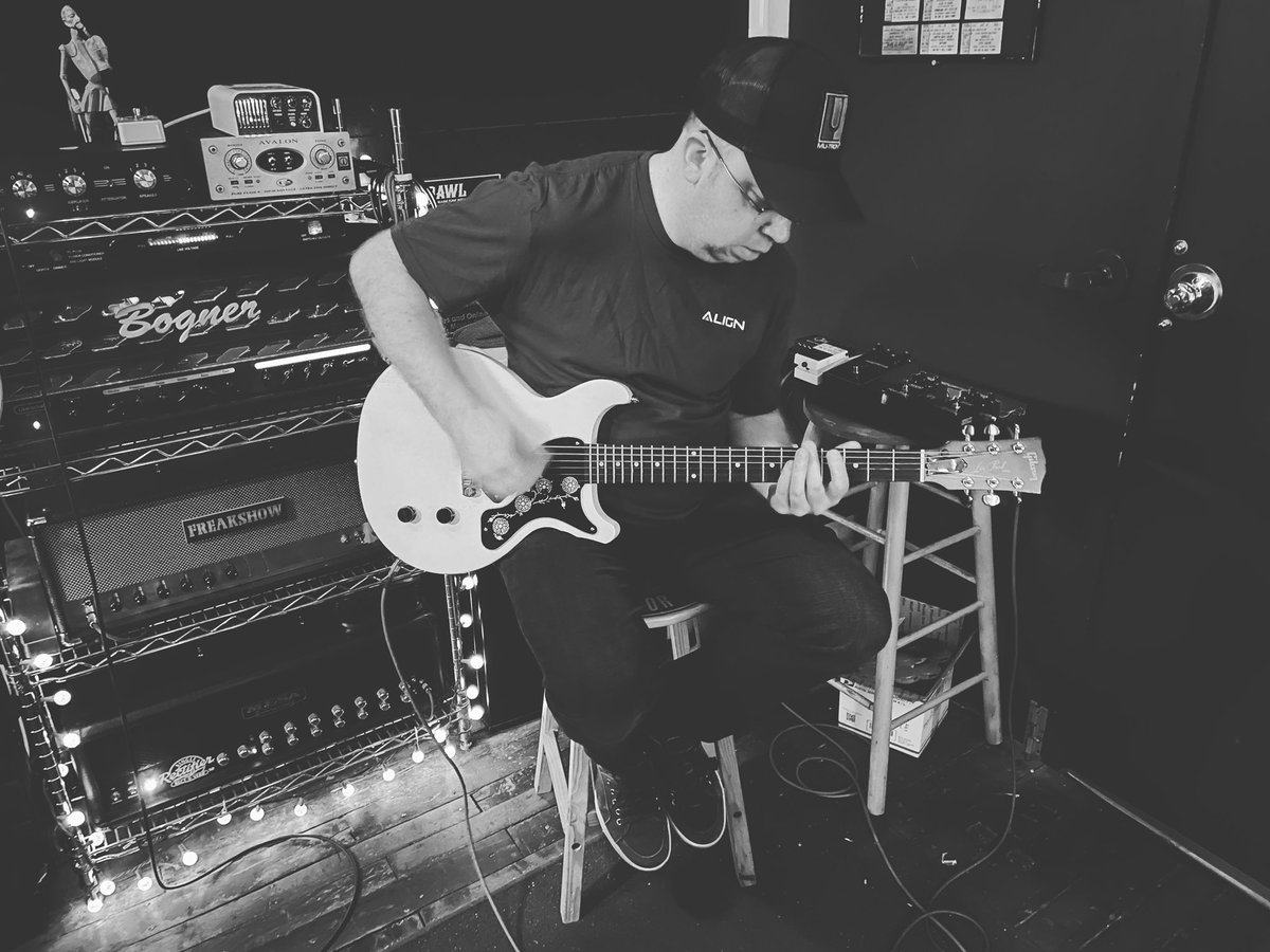 TrawlBand's tweet photo. Justin destroyed the guitar tracks on these new songs. Can’t wait for you all to hear ‘em!⚡️ #trawlband #funkmetal #portlandme #maine #guitars #gibsonlespauljunior #gibson #bogner #mesaboogie #freakshowamplification #mutron #recording #guitartracking https://t.co/5R2igXUOaO