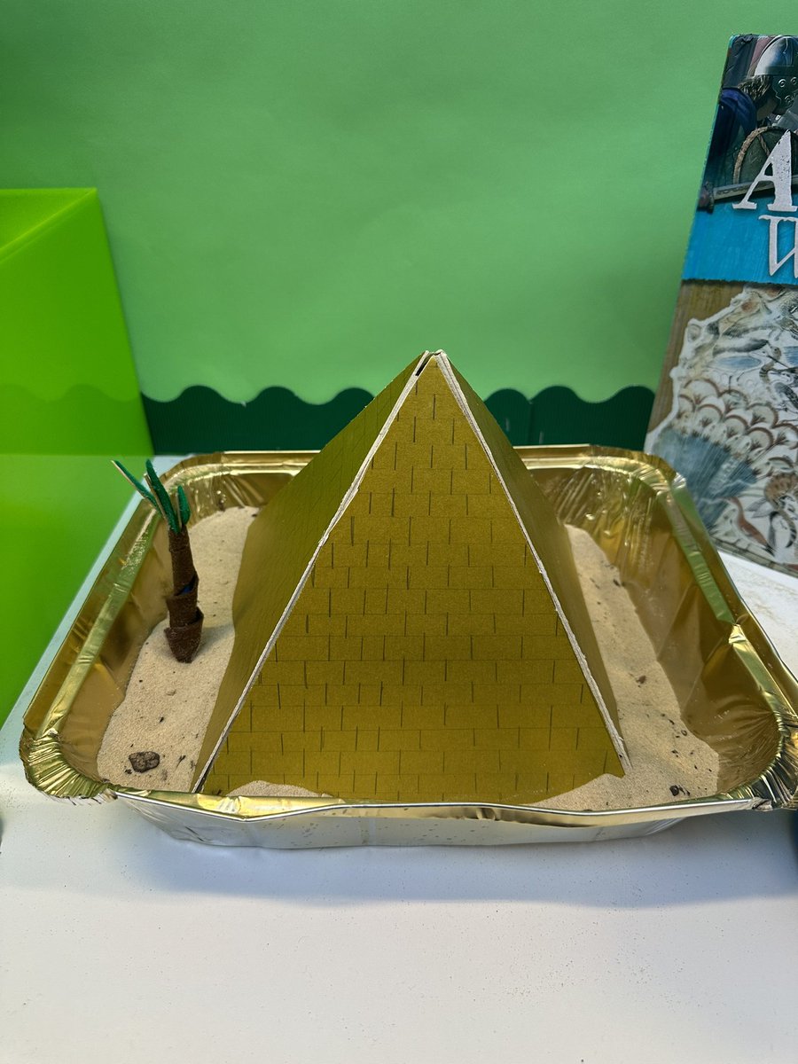 Miss Horrigan tweet media