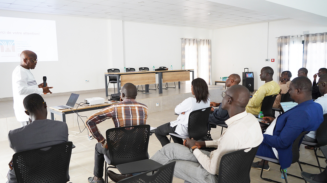 MahtarMbow's tweet photo. [#animationscientifique]
Une délégation de l’Université Cheikh Anta Diop de Dakar, conduite par le Directeur de la Recherche et de l'Innovation, Professeur Babacar FAYE, a effectué, ce mercredi 22 mars 2023, une visite de travail à l’UAM.
#kebetu #UAM #UCAD #senegal #echanges https://t.co/IrREK2wHP1