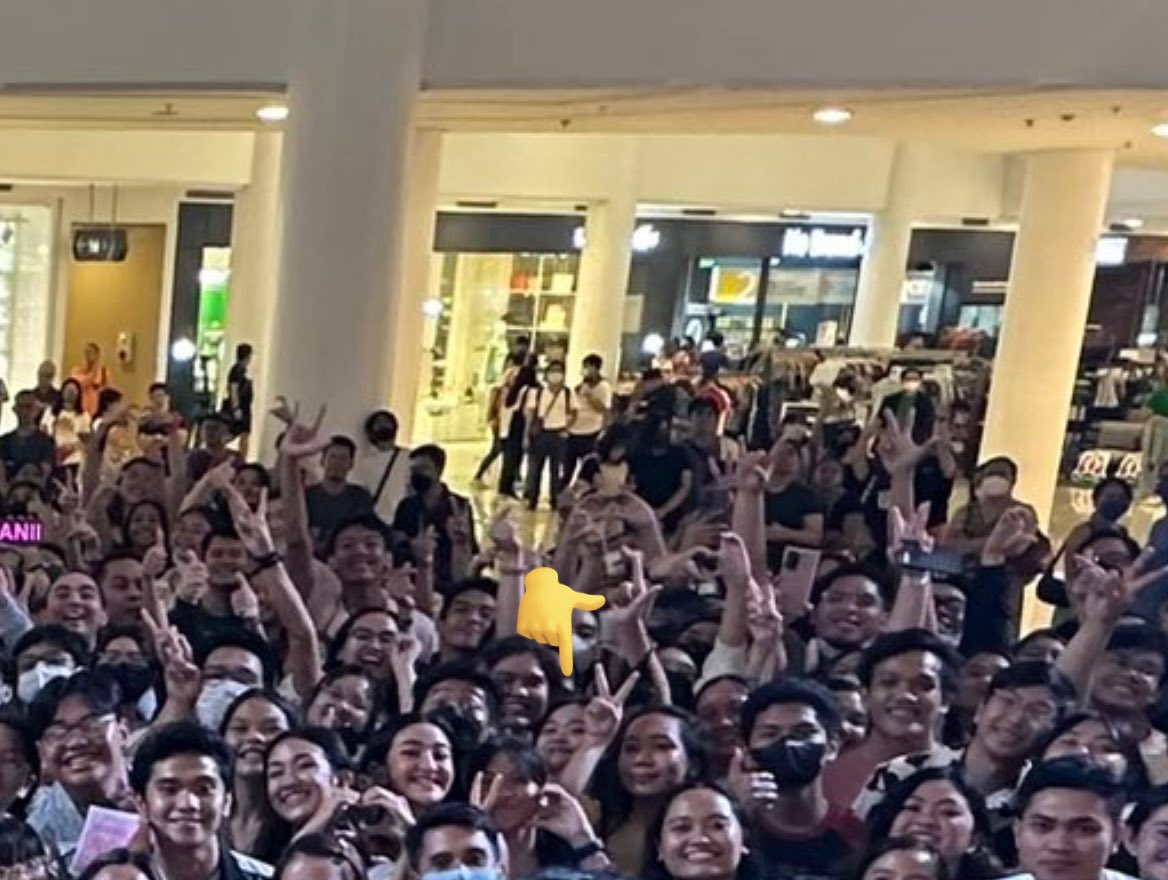 chescadeguzman_'s tweet photo. @nadinechelseaa Hinanap kita HAHAHAHAHHA i c u https://t.co/pjOejhrCHT