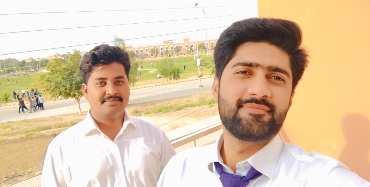 CHHarisAli7's tweet photo. After Moot court⚖️⚖️
#KFUEIT RYK https://t.co/mNT3Bkqxc9