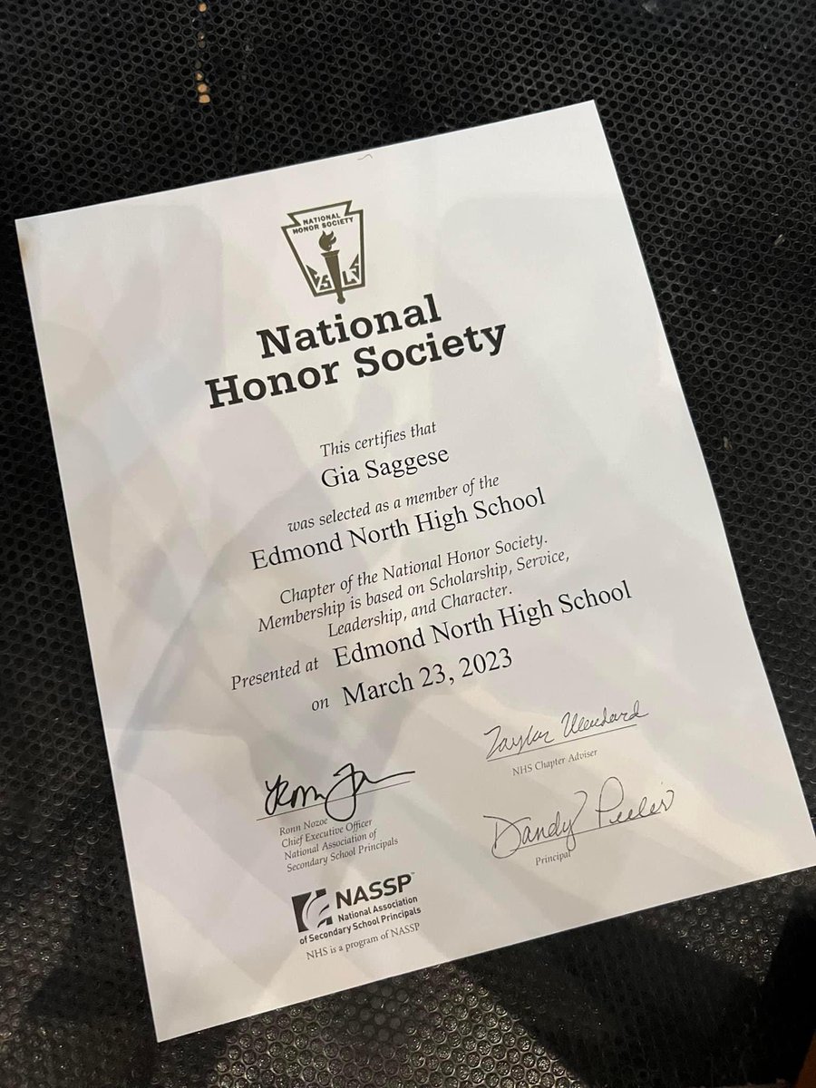 Gia Saggese getting it done on and off the field. Congratulations kiddo!
2025 OF/UT