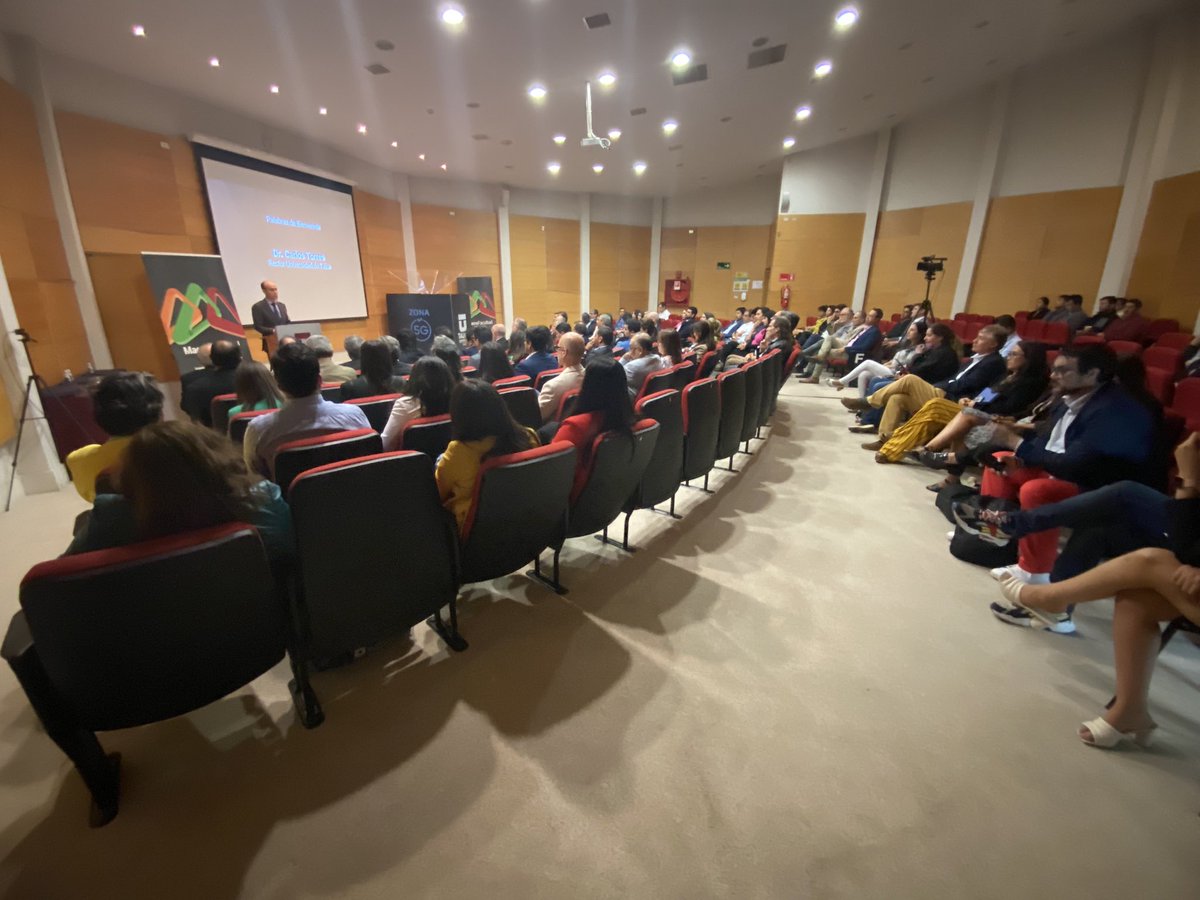 MacroFacultad's tweet photo. Con la participación de rectores de la @UTalca  @ubbchile y @UFrontera inicia ceremonia de cierre del Proyecto #MacroFacultad 🤝

➡️La iniciativa forma parte del Programa de #Ingeniería2030 de #Corfo, y tras dos etapas de implementación, hoy concluye con una sólida alianza. https://t.co/EmlA48sJfo
