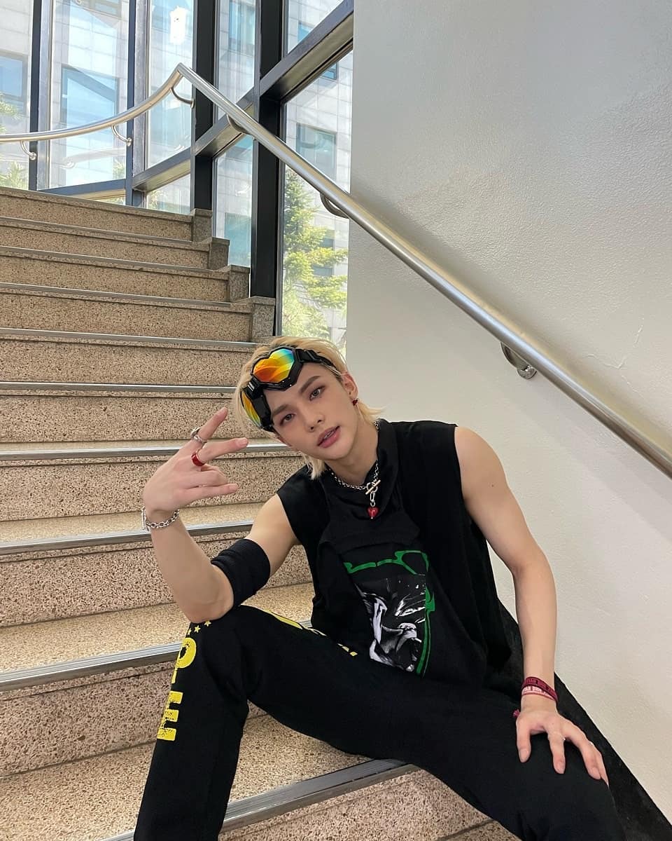 thestzip's tweet photo. Good morning, ST♡Y. Feliz inicio de finde semana. ¿Qué tal amanecieron? Espero que bien, además que una sonrisa siempre es lo mejor para poner en marcha el día. Por mi parte así fue, me di una vuelta a un evento para después, tener mi tarde libre. ♡

𝑑endro (❀) artist #rฅn🖌 https://t.co/8Y6q4vbfbu