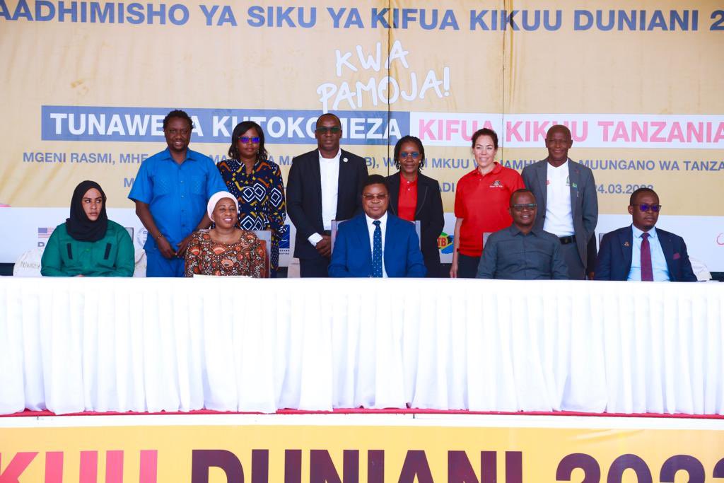ummymwalimu's tweet photo. Aidha ninawashukuru wadau wetu wakiwemo @WHO_Tanzania @GlobalFund @USAIDTanzania @CdcTanzania na Taasisi zs kiraia zikiwemo @stoptbtanzania @AmrefTanzania @mdh_tanzania @MkapaFoundation @hjfmri #MKUTA @NACOPHA kwa kuunga mkono jitihada zetu za kutokomeza TB nchini #StopTBTanzania https://t.co/2H9vja94aA