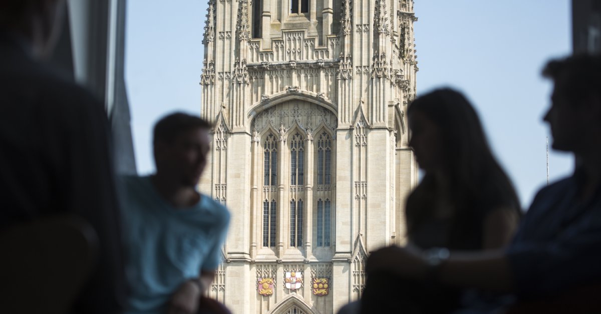 BristolUniEcon's tweet image. Here’s how studying economics at Bristol put Simon and Victor, both MSc Economics graduates, on the path to success.

👉 fal.cn/3wQIe

#studyeconomics #economics #GraduateStories