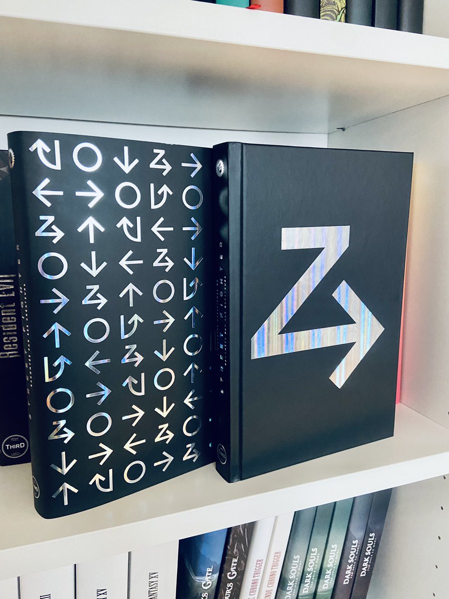 👊 Nous l’avons dévoilé ce matin pendant la FAQ : l’édition First Print du livre « L’histoire officieuse de Street Fighter. Racontée par ses créateurs ». 

⚠️ Cette édition sera disponible fin avril uniquement sur notre site.