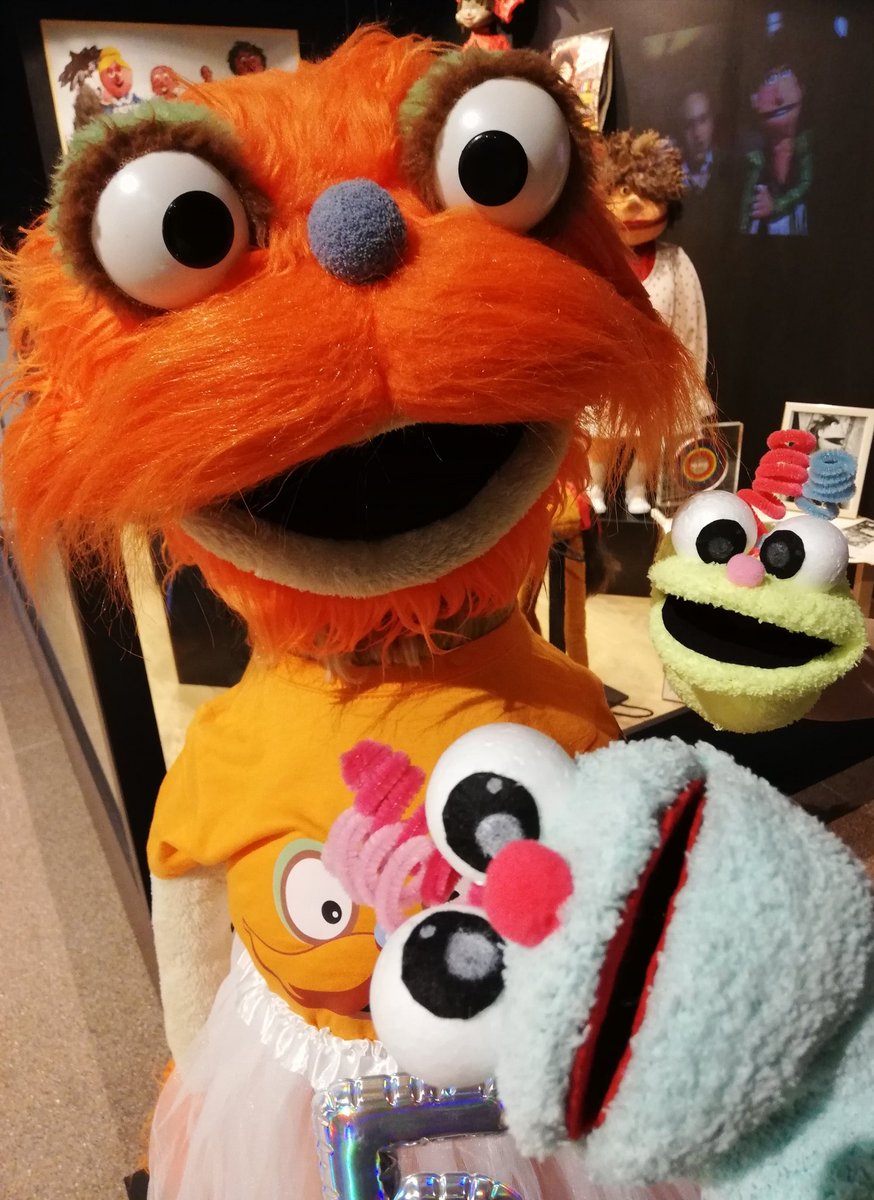 mitamonster's tweet photo. ¡Hoy estamos de fiesta 🎉🎉! ¡5 añitos disfrutando del @museutitelles con mis amigos los títeres 🎂!
....
Hui estem de celebració 🎉! 5 anys gaudint del Museu Internacional de Titelles d'Albaida amb els meus amics titelles 🎂!
#mita #museutitelles #museotiteres https://t.co/LlNeXzm0HP