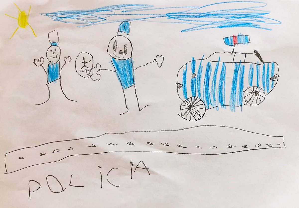 PSP_Portugal's tweet photo. "Ser Polícia" 👮‍♂️👮‍♀️

Os #Polícias da @PSPCOMETLIS  promoveram ações de sensibilização dentro de sala de aula, bem como demonstração de meios policiais dentro do recinto escolar. 

As crianças realizaram desenhos alusivos ao tema abordado 👇 https://t.co/qTYQJBiJ4i