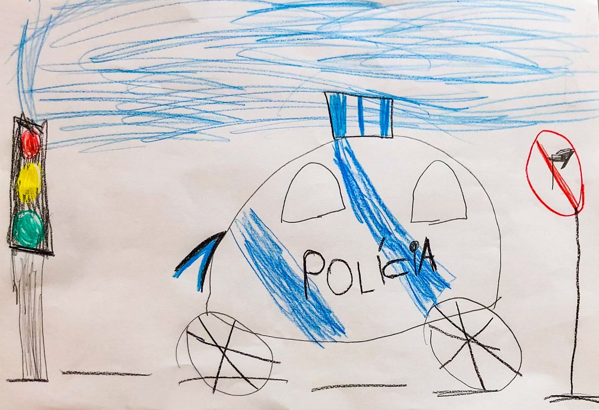 PSP_Portugal's tweet photo. "Ser Polícia" 👮‍♂️👮‍♀️

Os #Polícias da @PSPCOMETLIS  promoveram ações de sensibilização dentro de sala de aula, bem como demonstração de meios policiais dentro do recinto escolar. 

As crianças realizaram desenhos alusivos ao tema abordado 👇 https://t.co/qTYQJBiJ4i