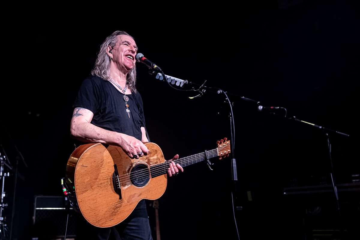 Justin Sullivan, happy birthday from all of us at earMUSIC! We hope you have a fantastic day. 