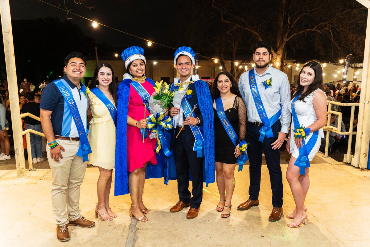 StMarysU's tweet photo. Homecoming kicks off next week with a full week of events leading up to the crowning of a new king and queen at Homecoming Oyster Bake! What was your favorite moment from your Homecoming? #StMU #StMUAlumni #campuslife #SanAntonio
🗓️https://t.co/9RlNeSKJcG https://t.co/x3iITHfPDF