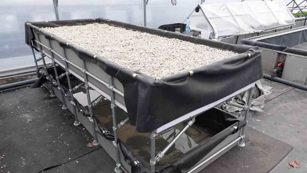 Senfberg's tweet photo. #Growbed für #Aquaponik in der Mache. https://t.co/o9PqoTvHUd