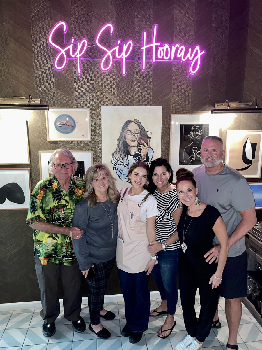 GourleyCarla's tweet photo. 💥 Go see Jordyn at 
Sip + Savor in Highland Village!!!! 
#foodie #SipAndSavor #BestServer https://t.co/wJH5ksEO4q