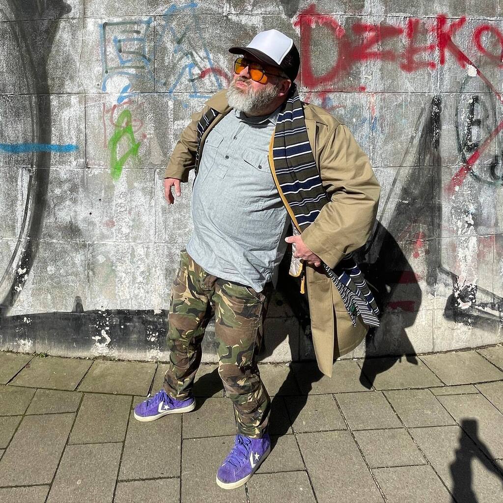 Bit windy today 💨
—
Trench: @uniqloeurope 
Scarf: @omen_ipunkt 
Shirt: @closedofficial 
Vest: @taion_eu 
Pants: @gstarraw 
Shoes: @converse 
Cap: Models own
—
#bearded #hipster #windy #menswear #fitoftheday#wdywt #uniqlo #omenhamburg #gstar #closed #… instagr.am/p/CqLHLvhtJ3X/