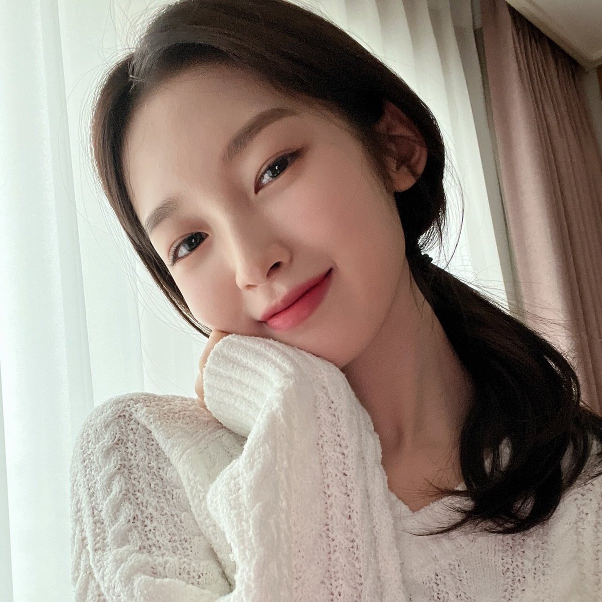 arinbbI's tweet photo. [230324] 💭
New pfp https://t.co/yVRiJdodti