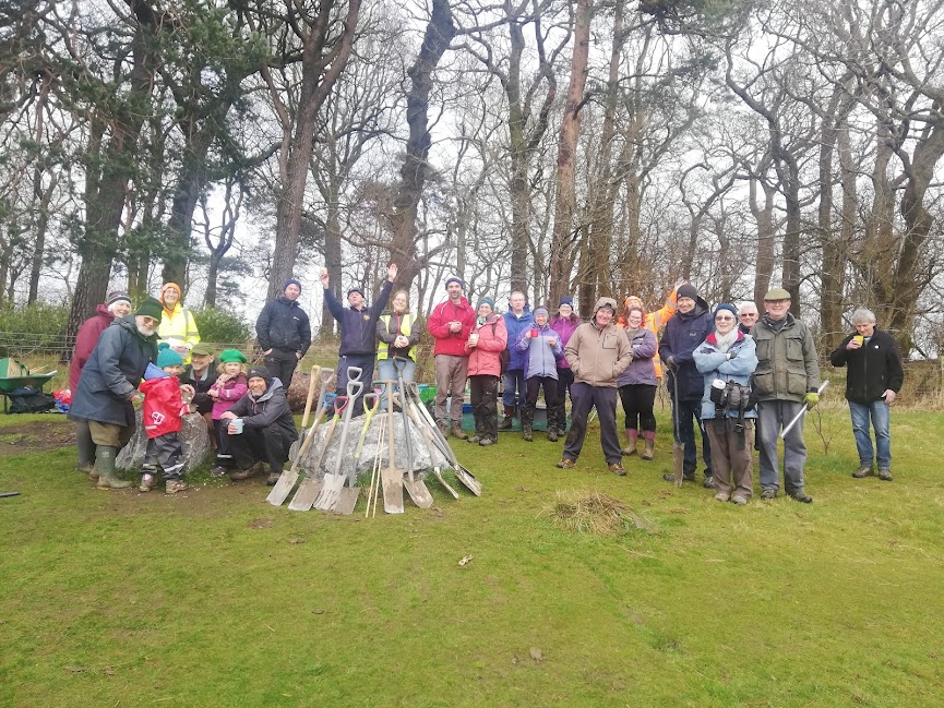 #IDigTrees
Big Up to everyone including @sand_nc who joined us and @LoveLinnPark  to plant over 200 trees on the meadow in Linn Park.
Thank you to @TCVtweets for providing us with free trees. TOGETHER we will plant 3 MILLION trees for climate, wildlife and communities!