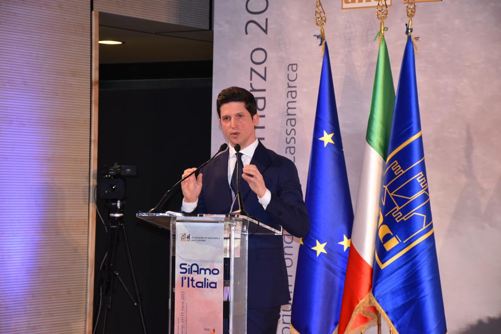 Siamo qui perché amministrare significa mettersi al servizio di una comunità.

Sulla nostra strada ci saranno tanti ostacoli ma il coraggio ci aiuterà. Mettiamoci al lavoro, i nostri concittadini hanno bisogno di noi.

#ancigiovani2023 
<a href="/RBazzarello/">Roberto Bazzarello 🇮🇹</a>