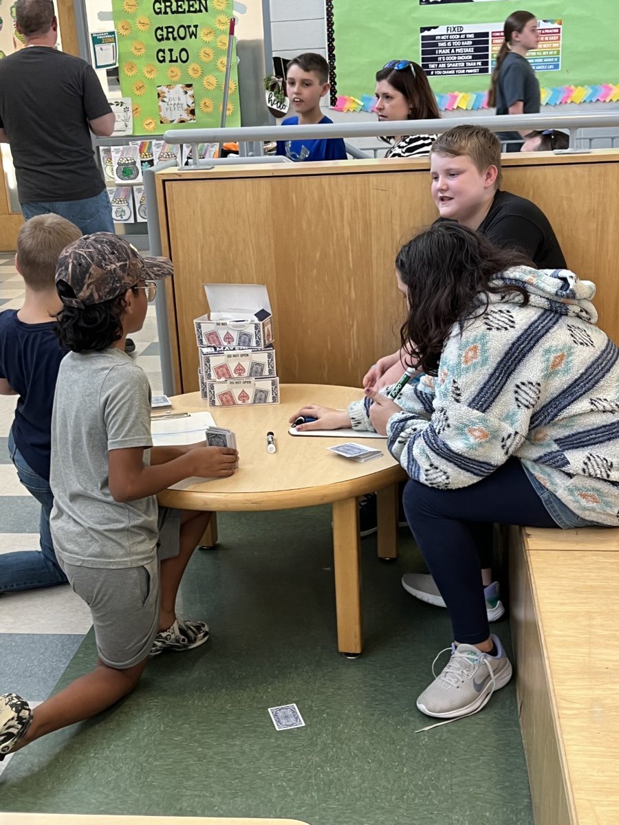 PoquosonSchools's tweet image. The PES March Mathness was a huge success! Thank you to the staff and families for further supporting our students to engage in fun educational activities!

#PoquosonES #MarchMathness #HandsOnLearning