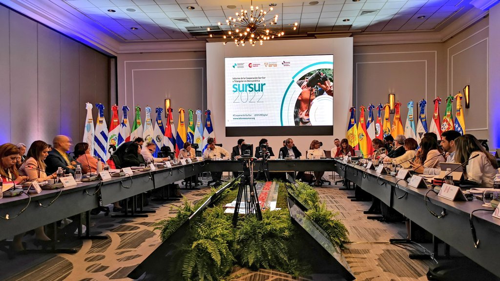 BrunoRguezP's tweet photo. Previo a la #CumbreRD2023, se presentó el Informe de la Cooperación Sur-Sur y Triangular en Iberoamérica, que resalta el activo papel de #Cuba con más de 300 iniciativas.

Nos impulsa el deber de promover una #CooperaciónInclusiva y solidaria en beneficio de nuestros pueblos. https://t.co/mzxvp6OJWr