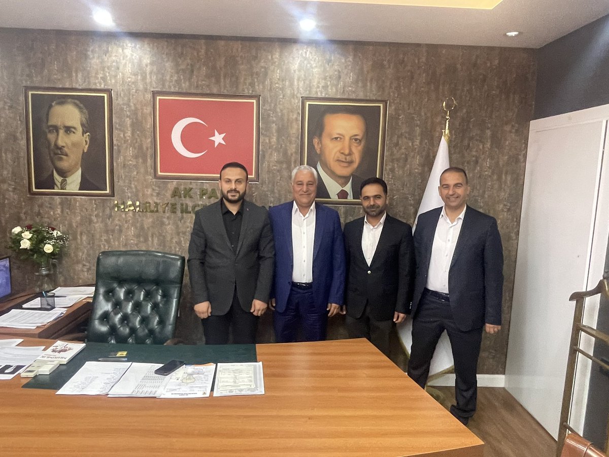 ArsanAslan's tweet photo. 📍Haliliye 
📍Karaköprü 

AK Parti merkez ilçe başkanlarımızı makamında ziyaret ettik.
İlgi ve alakalarından dolayı teşekkür ederiz. https://t.co/2vITVp1oFf