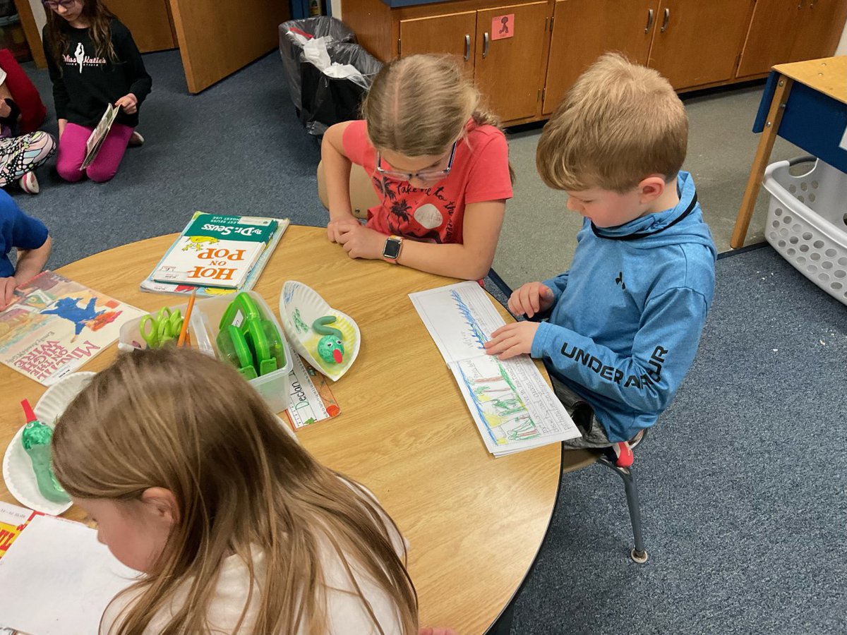 Mrs. Pfeiffer's kindergarten class at Edinboro Elementary wrapped up their study of informational texts! The kindergarteners wrote an information book about Oviparous animals and then they shared their research and their oviparous animal with their third grade reading buddies!