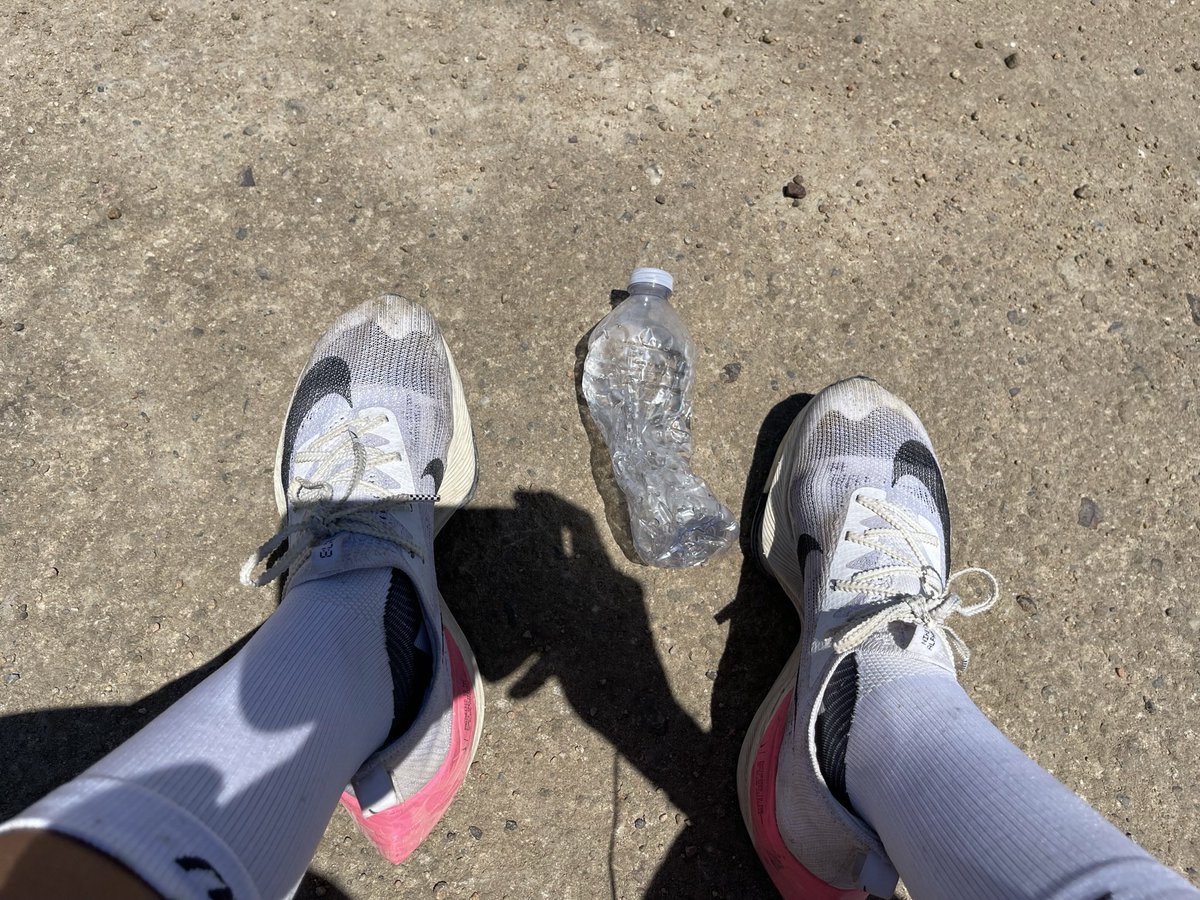 FARRAHXYZ's tweet photo. That time when I attempted to run from LA to LV in over 103 degrees Fahrenheit (39 C). #nospectators #norules #thespeedproject #TSPSOLO #TSPSOLO2021 #LALV #IYKYK https://t.co/PQ44bBVxhe