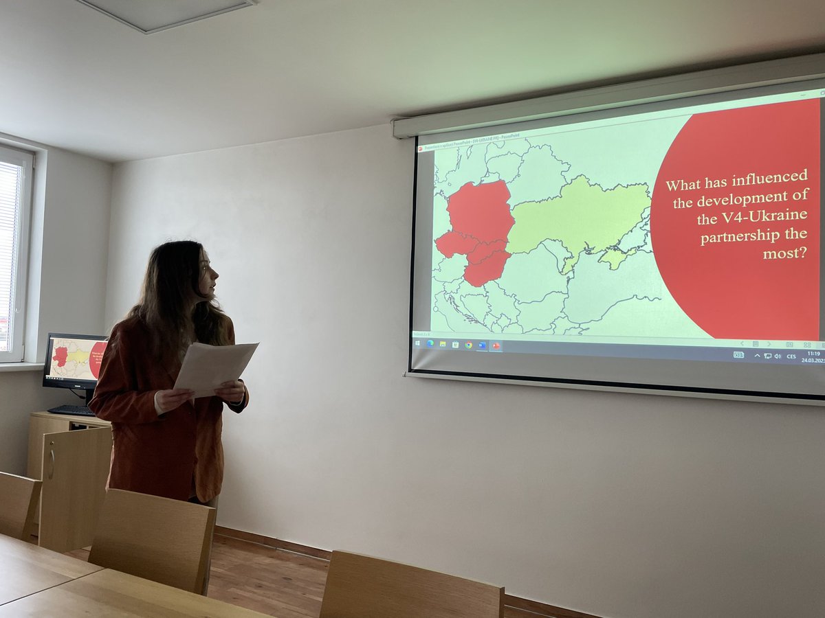 JaroslavUsiak's tweet photo. I’m grateful for the cooperation with partners #BudapestMetropolitanUniversity,
#MariaCurie_SkłodowskaUniversity, @univerzitaMUP and @VisegradFund. Special thanks also to my @FPVMV_UMB students for presenting their essay during today's Conference on the Future of Visegrad. https://t.co/KlBCLTNkQg