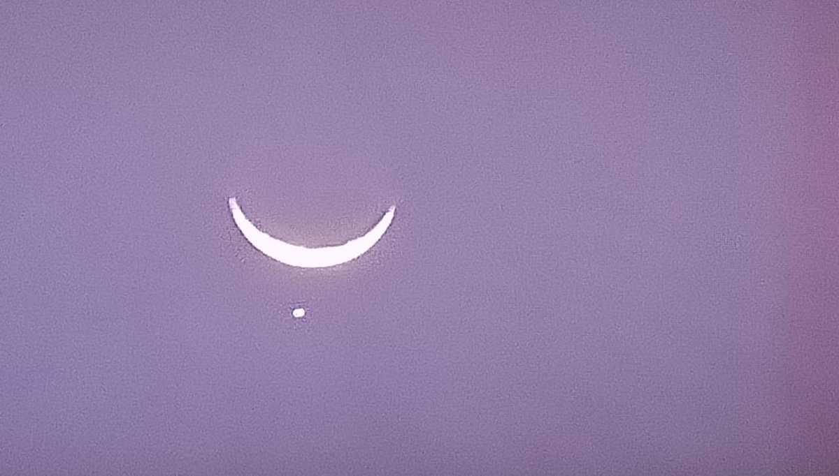 atreyee_biswas's tweet photo. #Kolkata
#Occulation of Venus https://t.co/QkjvpY4KEs