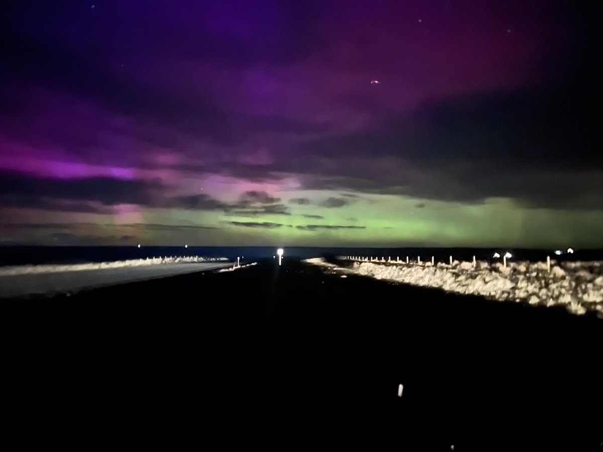 KrystiMikkonen's tweet photo. Headed home to SoDak and caught these amazing Aurora Borealis aka Northern lights last night near Meriden, WY So vibrant when looking thru my iPhone 13 camera. No filter just used night mode and 10 sec exposer. https://t.co/g3qXQOiTVZ