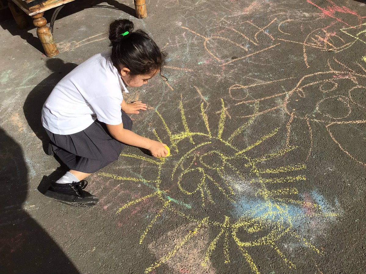 stjameswigan's tweet photo. The sun is shining in Reception.
#ASPIRE
#STIMULATINGMINDS
#LDST https://t.co/vip6kEKTBh