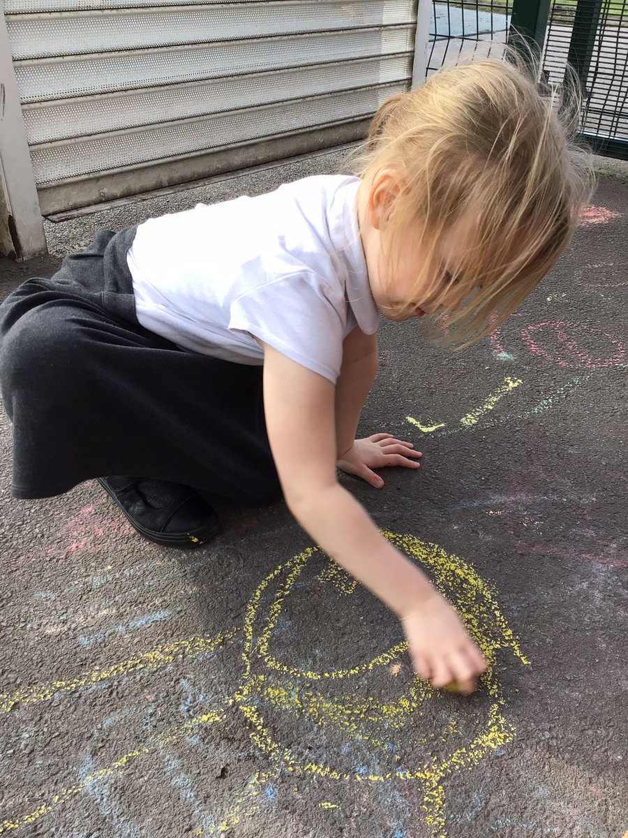stjameswigan's tweet photo. The sun is shining in Reception.
#ASPIRE
#STIMULATINGMINDS
#LDST https://t.co/vip6kEKTBh