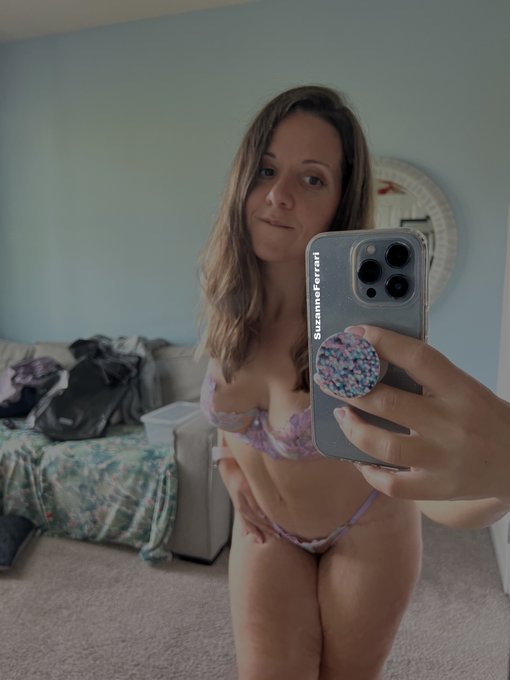 happy friday. join my onlyfans if you love me. https://t.co/RCLzsY3g4o