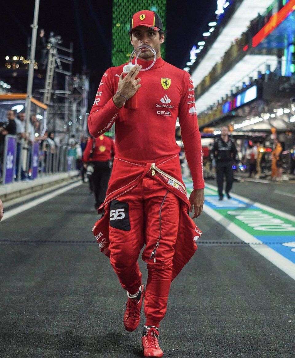 55Sainzdenorris's tweet photo. Fue un fin de semana difícil, pero sabemos que la única forma de mejorar es aprender de ello. 

#Formula1RP 
@FormulaONERP @RPFormula1 https://t.co/GMPtGk3GBe
