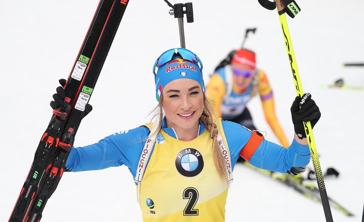 Coninews's tweet image. Tanti auguri a Dorothea Wierer!🎊
Vincitrice di due Coppe del Mondo assolute e di quattro ori mondiali, per lei anche tre bronzi olimpici nel biathlon: nella staffetta mista a #Sochi2014 e #PyeongChang2018 e nella sprint a #Beijing2022!🏆🥉🥉🥉

#3aprile #HappyBday @Fisiofficial