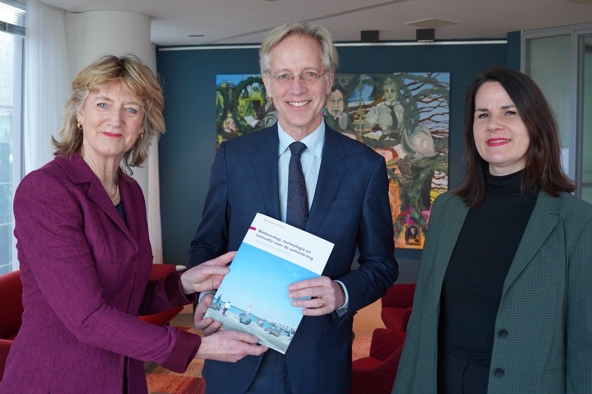 Wetenschap, technologie en innovatie zijn onmisbaar bij oplossen van urgente maatschappelijke opgaven. Ik ontving van Maria Hennema en <a href="/eefjecuppen1/">eefje cuppen</a> van <a href="/RathenauNL/">Rathenau Instituut</a> hun werkprogramma 2023-2024. Met belangrijke thema’s digitalisering, klimaat, gezondheid en kennis voor transities.