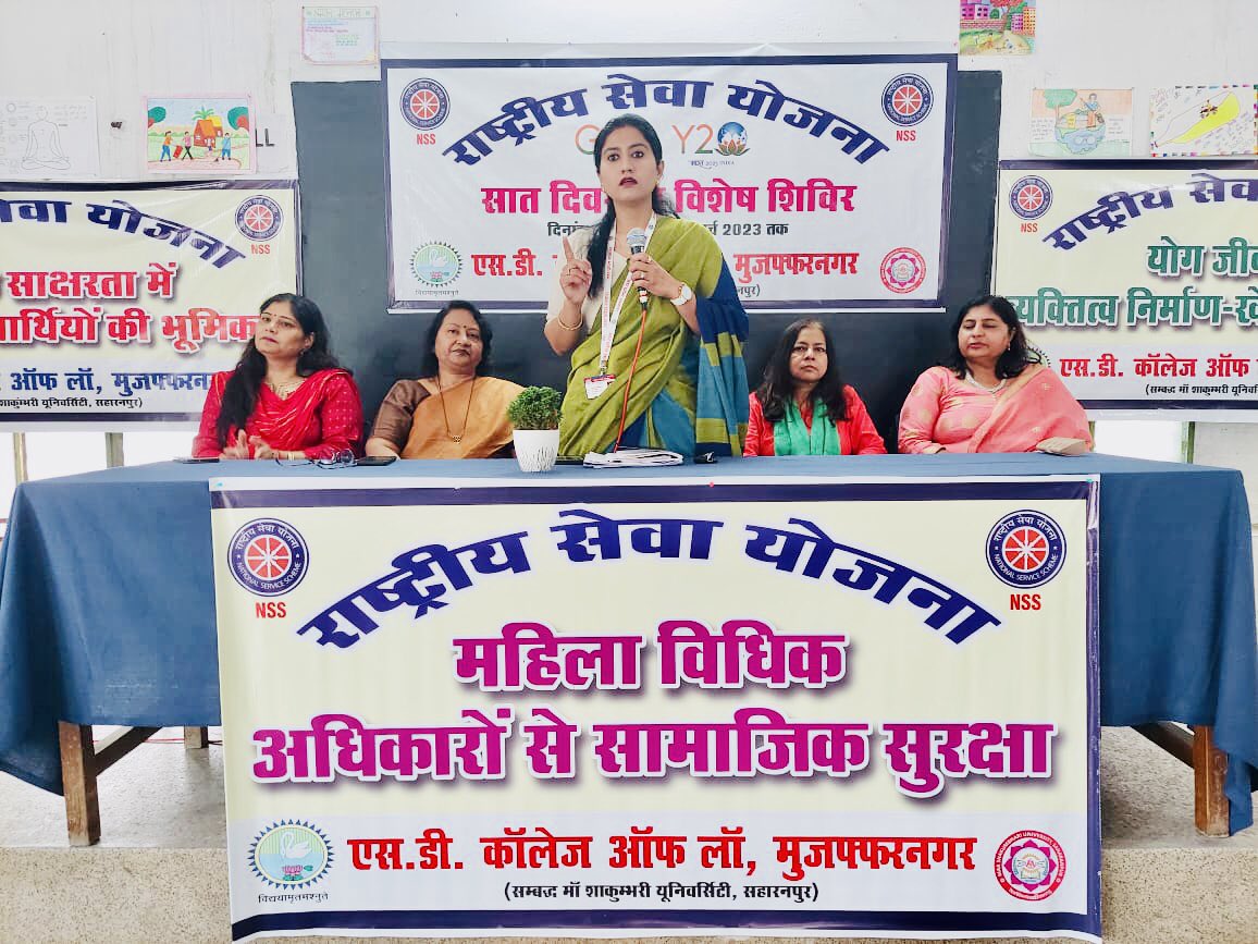 KendraMahila's tweet photo. नारी ही कर सकती है राष्ट्र का सशक्तिकरण @DmMuzaffarnagar @UPGovt @UPMahilaKalyan @dpomzn https://t.co/hHdqXReGh6