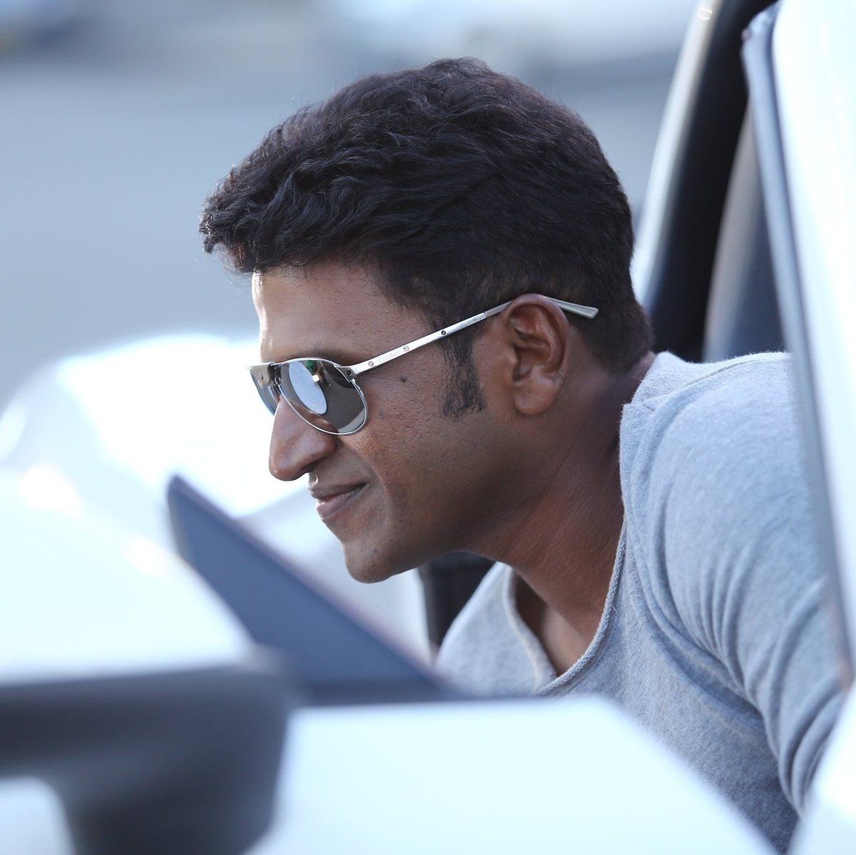 #NewProfilePic

#6YearsForRaajakumara
#6yearsForIndustryHitRaajakumara