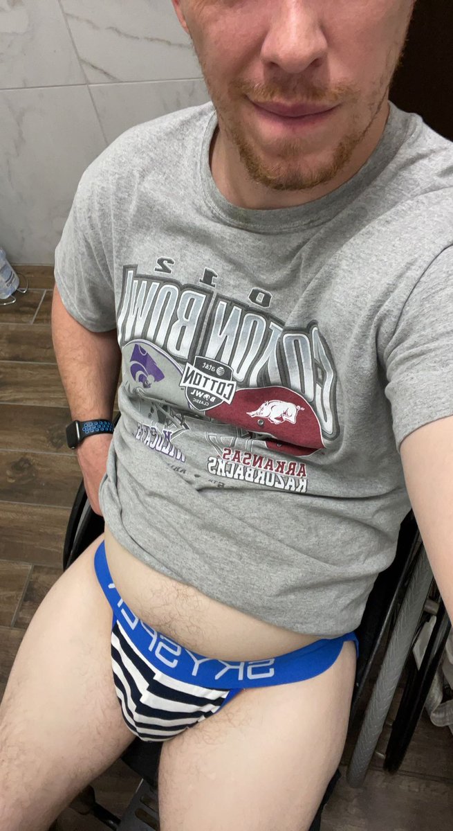 anonboytoy's tweet photo. Wish I had a dick close to lenexa to suck off on my lunch break… horny and stressed makes me suck a fat dick… https://t.co/NYpUH0STxw