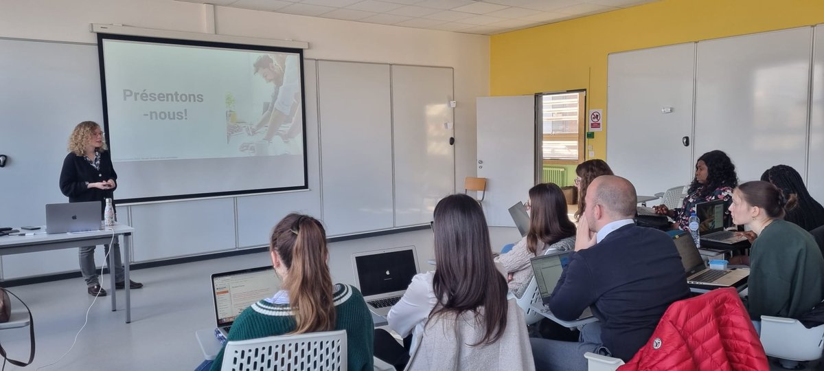 skalup_com's tweet photo. Notre doctorante en entreprise @clairedeventer a pu donner cours ce matin à @UCLouvainFUCaM à propos de la personnalisation en marketing 📚

Nous sommes heureux d'incorporer la recherche en marketing à notre R&amp;D 💡 https://t.co/wJqgci1Biw