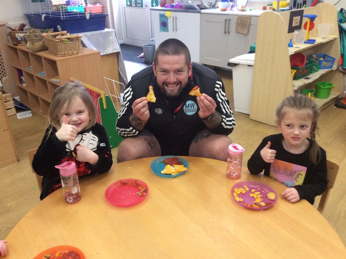 EgremontEYFS's tweet photo. It’s tasting time! We have loved having nachos and home made salsa this week. We described it as crunchy and spicy. Of course we shared some with Mark @mwmultisports and even gave him a fun sized chair to enjoy it on #funsnackfriday #learningwhereourfoodcomesfrom #makeittasteit https://t.co/iScwq8cWyr