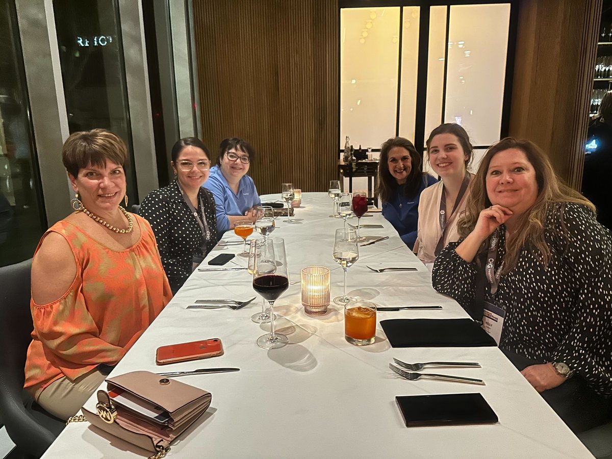 PracticeLink's tweet image. Last night was a hole in one ⛳ catching up with some of our amazing clients! We love attending #AAPPR for a lot of reasons, but fun times like these will always be our favorite. #RecruitHireHeal #AAPPR2023