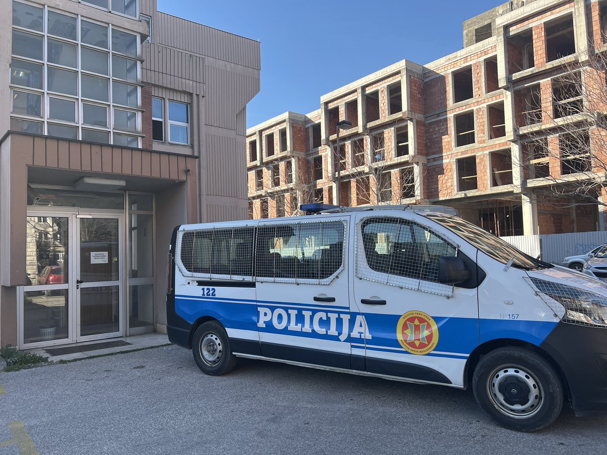 isabelhunter's tweet photo. Is waiting for #DoKwon like waiting for Godo? His lawyer told us Han Chang-joon (arrested alongside Kwon yday) has requested a Korean translator — and there’s not many of them in Montenegro’s Podgorica https://t.co/A5s19Uz7pQ