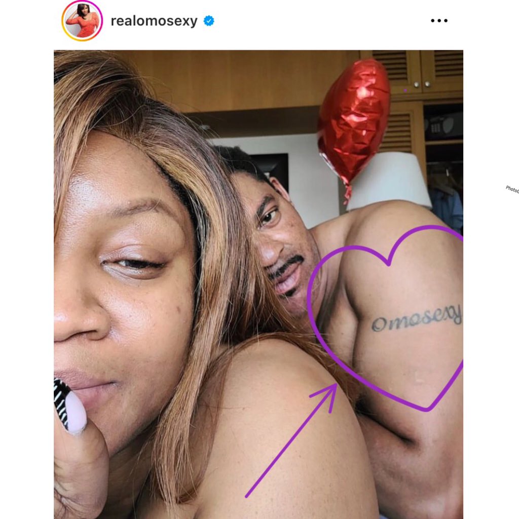 african_glitz's tweet photo. Whew! #Omosexy unveiled her #Tattoo name on her #husband’s hand, as she celebrates her man’s birthday together with their 27th #anniversary—But it looks like popular alleged Naija #gay actor Uche Maduagwu ain’t happy with #Omotola’s post.
#OmotolaJalade https://t.co/aVgm4EEhMW