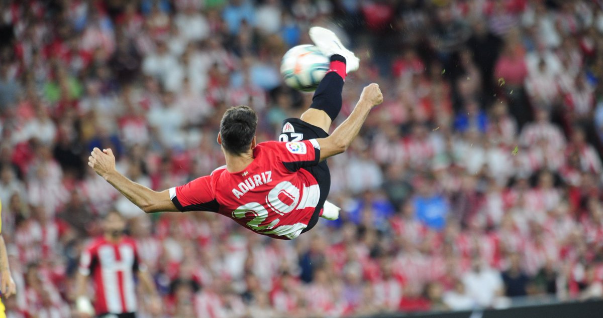 Imanol_A13's tweet photo. Hablando de Aritz Aduriz...

El Athletic jugará en San Mamés el 20 o 21 de mayo, fecha en la que se cumplirán TRES años desde su retirada.

Desde aquí hago un llamamiento, démosle la despedida que merece y no pudo tener.

Hacedlo @AthleticClub. https://t.co/vdQH5VJsYd
