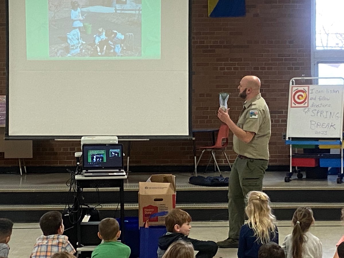 RoadrunnerROCKS's tweet photo. Lake Metroparks presented Trees for Wildlife to our 1st Graders today!  They learned about planting &amp; taking care of trees and the animals that live in trees. They all received their own tree and got to meet Woodie, the mascot!
#weschools https://t.co/bRVRML2jro