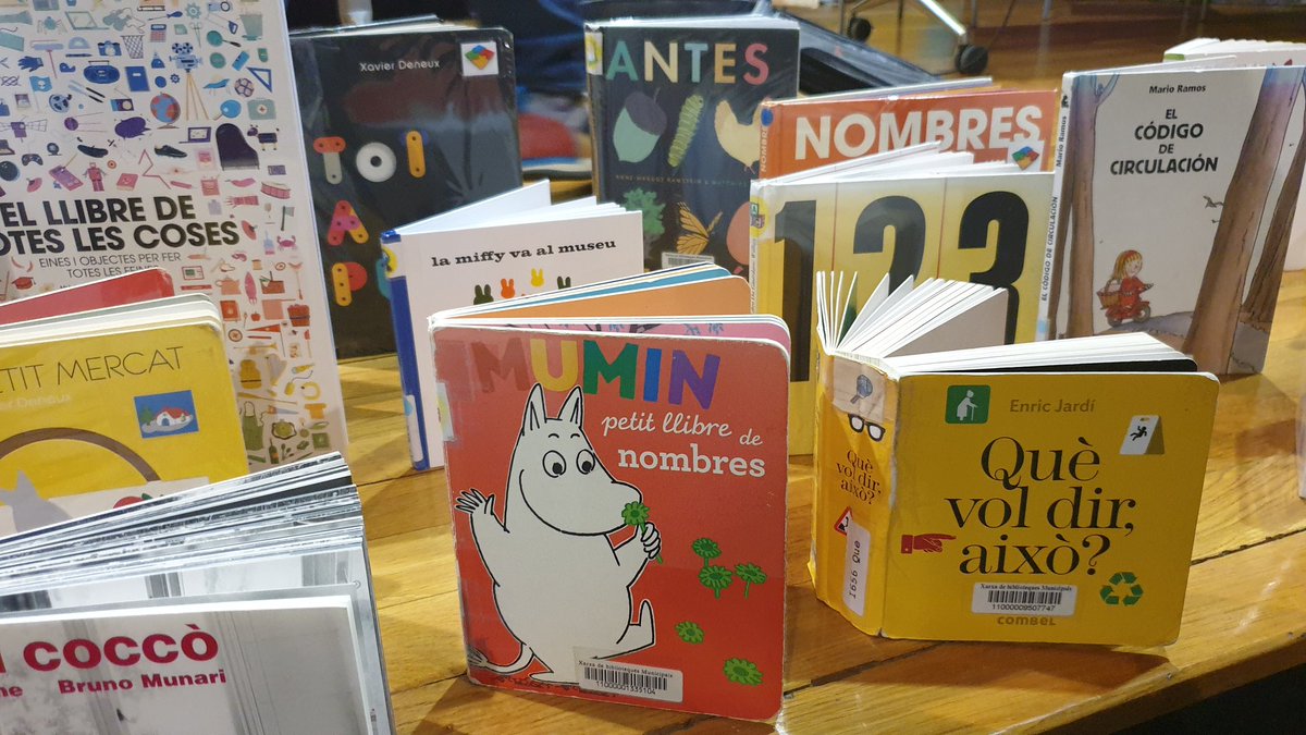 BibliotecaVicPB's tweet photo. Avui hem assistit a una nova #CollitaFresca del #SDLIJ
on hem pogut veure les novetats editorials de llibres infantils de 0 a 3 anys de: Combel, @Ed_Cruilla, @KalandrakaEdit, Kókinos i @phaidonpress #LIJ
#bibliotecadevic #bibliotequesxbm
@aj_vic @vic_cultura #quèfemalesbiblios https://t.co/sBNk9gXdXP