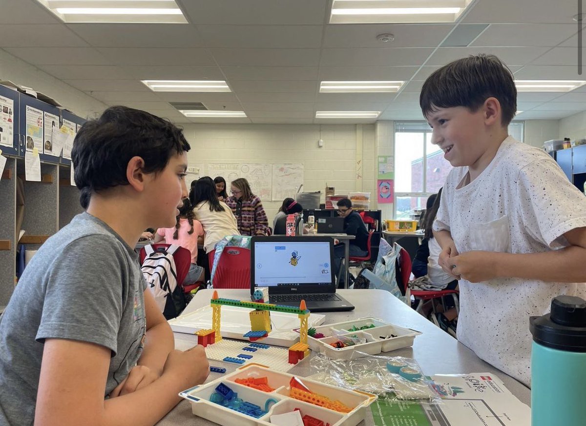 5th graders applying their communicator and collaborator skills with our new <a href="/LEGO_Education/">LEGO Education</a> kits! #coding #fcpsPOG