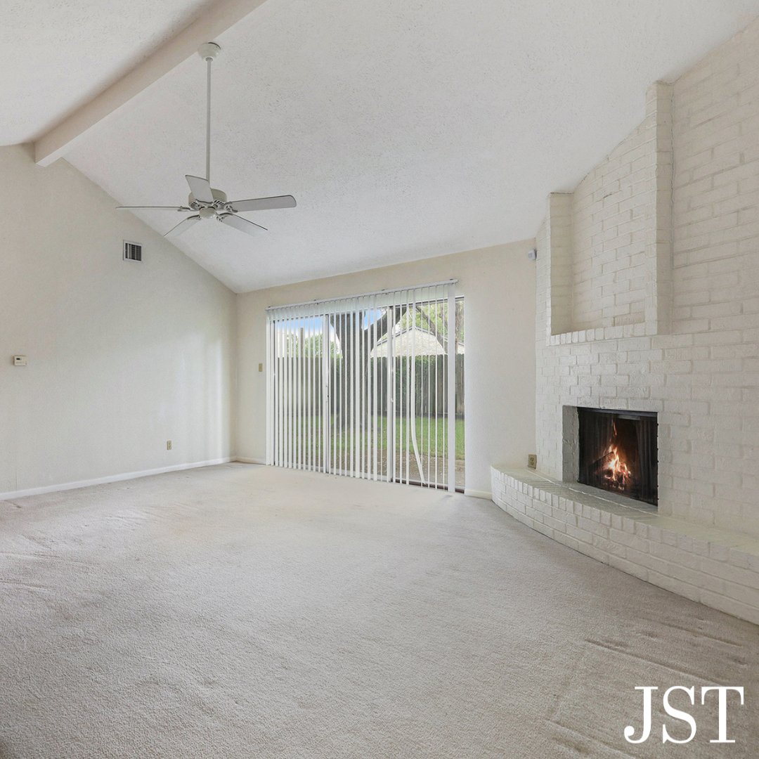 brenna_realtor's tweet photo. 🏠 5039 Tain Drive, Houston
👍🏼 3 beds | 2 full baths | 1,743 sqft
📍 Community of Glencairn
📲 Brenna Mercado, REALTOR | (281) 901-9891
🔗 https://t.co/EjaTorCTI8
#houstontxrealestate #houstontxrealtor #thejillsmithteam #compasshouston #cfisd #cyfair https://t.co/og1gxI3FZ5